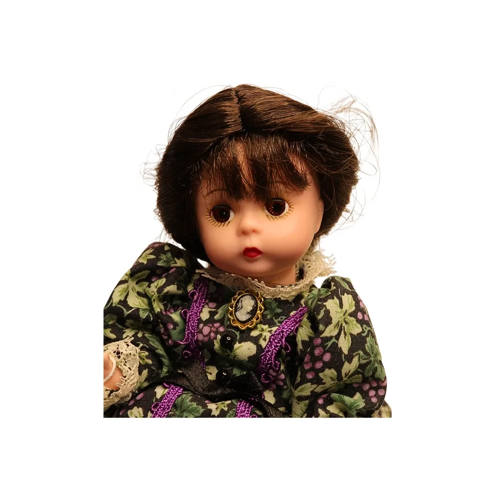 1999 Vintage Madame Alexander Little Women Marmee Doll 8